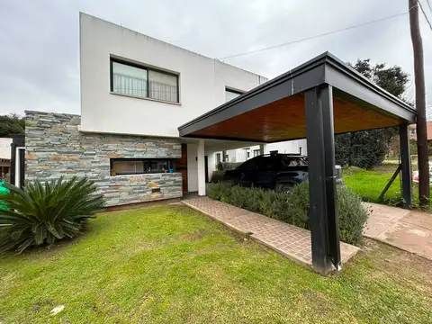 Casa en Venta en Villa Catalina, Rio Ceballos