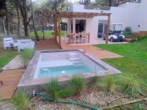 Casa 4 ambientes con 3 baños