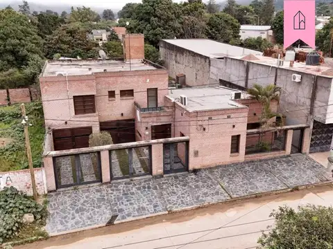 Casa en venta c/ cochera en Profesor Salvador Mazza