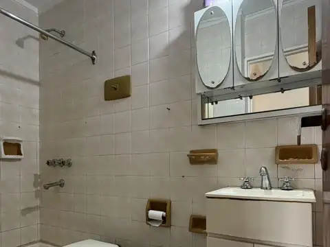 Monoambiente a Mts de Av Maipú con Balcón