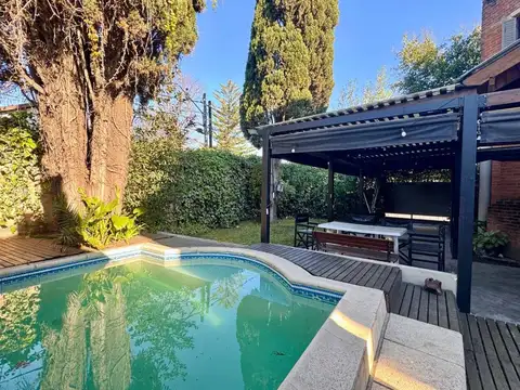 Lindisima Casa 5 amb con Pileta, Castelar Norte