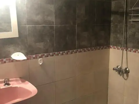 Depto Tipo Casa en Alquiler 40 años