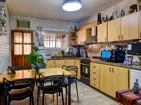 Casa 4 ambientes con 1 baño