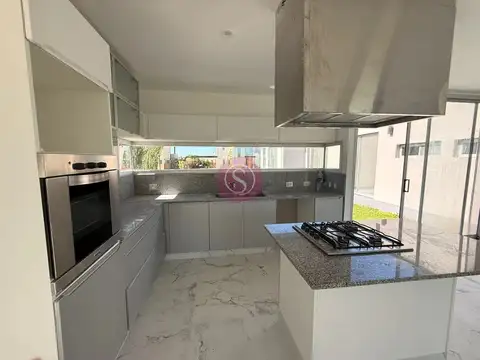 Casa  en Venta en San Sebastian, Escobar, G.B.A. Zona Norte