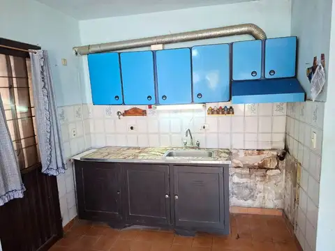 Casa 4 ambientes con 1 baño