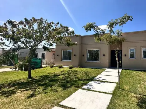 Venta Casa Pilar del Este Santa Emilia- Pilar