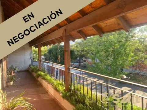 Venta Casa 4 Dormitorios Banfield Pileta Cochera Balcón