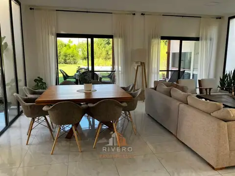 Casa en Alquiler de 3 dormitorios