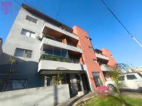 Departamento de 4 Ambientes en Alquiler con cochera en Quilmes Oeste .. 