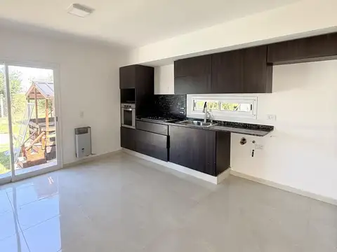 Casa 4 ambientes con 3 baños