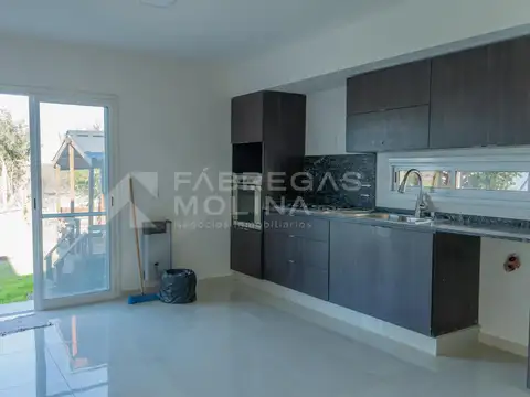 Casa 4 ambientes con 3 baños
