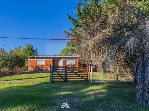 VENTA CASA 2 DORMITORIOS Y 900 M2 DE ÁREAS VERDES