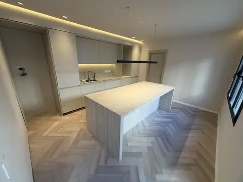 Mitre 2200 - Casa de 3 dormitorios con pileta y cochera