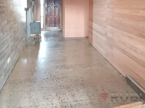 Casa 7 ambientes con 1 baño
