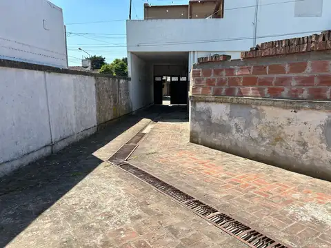 VENTA - GALPON EN BARRIO COMI PINI