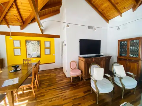 Casa 7 ambientes con 3 baños