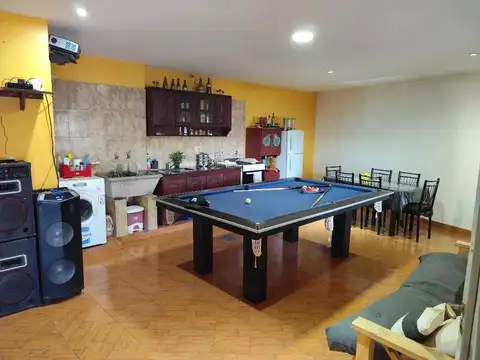 Casa en Venta con 2 cocheras