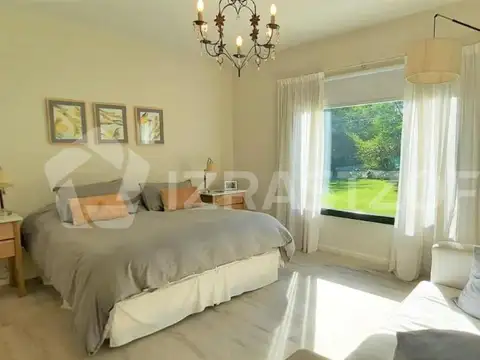 Casa 7 ambientes con 3 baños