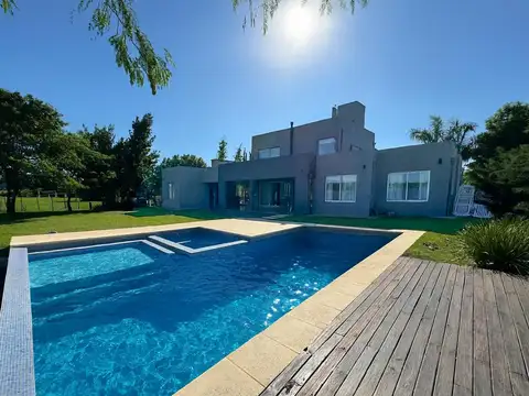 Casa en Alquiler al Oeste