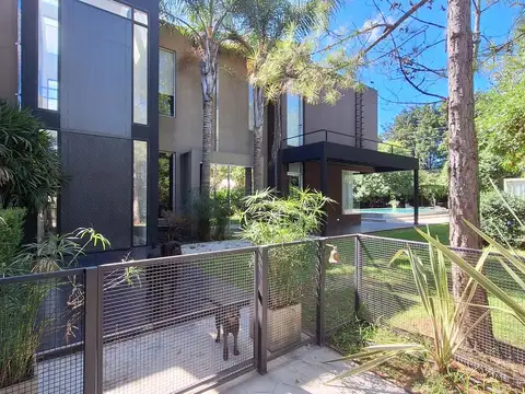 Barrio Cerrado, La Montura  Av. Patricias Argentinas 3593