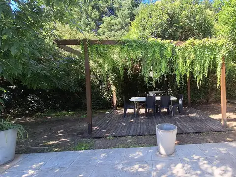 Casa de 5 ambientes en Alquiler en Barrio Cerrado La Montura