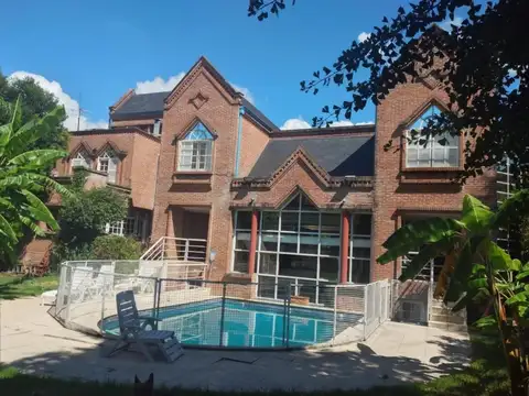 Chalet en La Mejor Zona Residencial de Banfield. 3 plantas