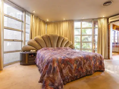 Casa 5 ambientes con 4 baños