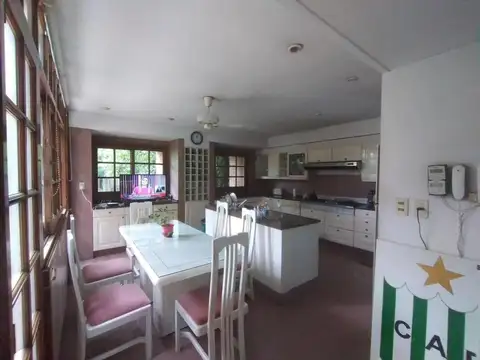 Casa en Venta en Banfield, USD 1.150.000