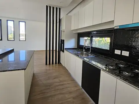 Santa Elena Pilar del Este