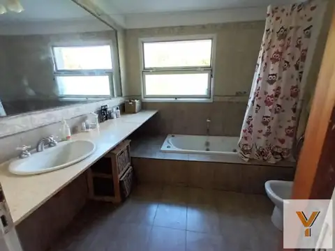 Casa en Venta - 5 Dormitorios 2 Baños - 280mts - Coronel Brandsen