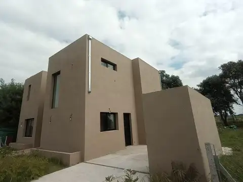 Medal Country Club, Pilar 100