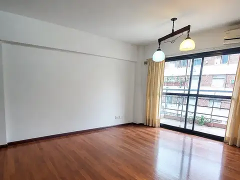 Jose A Cabrera 3200, Piso 2