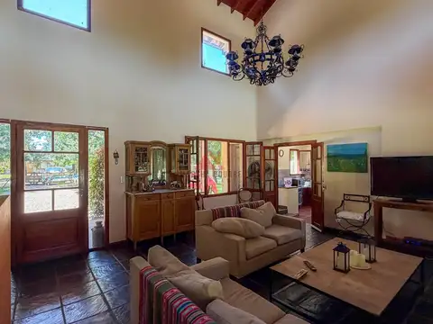 Casa 7 ambientes con 4 baños