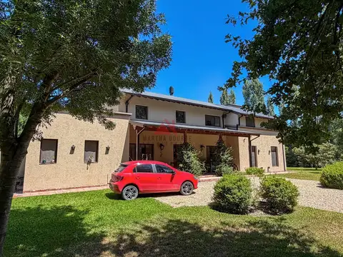 Casa  en Venta en El Solar de Capilla, Exaltación de la Cruz, G.B.A. Zona Norte