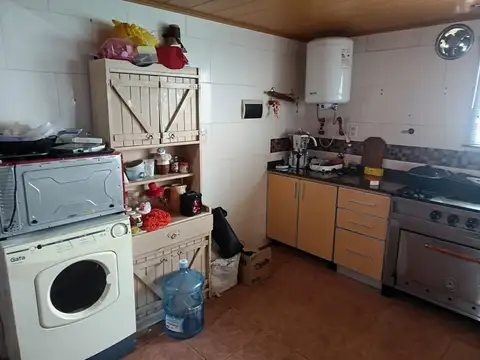 Casa 2 ambientes con 1 baño