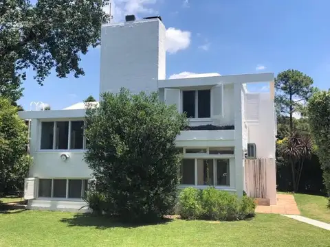 Casa en Alquiler en Highland Park Country Club, USD 1.200