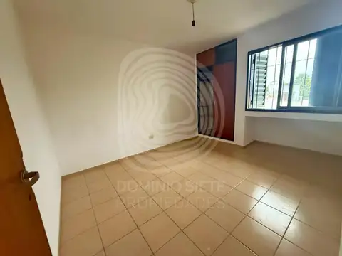 Casa en Alquiler con 1 cochera