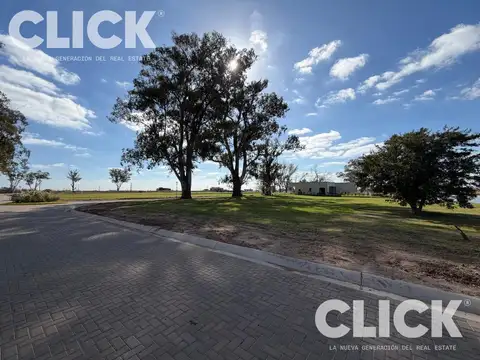 Lote en VENTA a la laguna en Barrio Privado Santa Clara al Sur