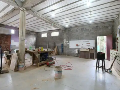 VENTA PILAR LOCAL/TALLER TERRENO PROPIO