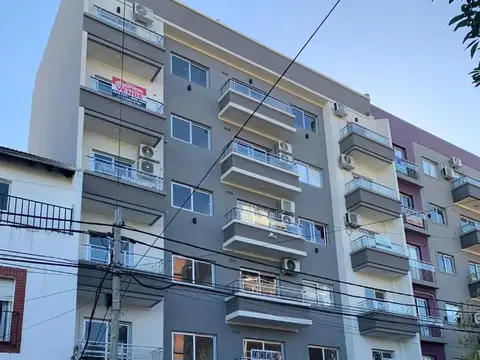 DEPARTAMENTO DE DOS AMBIENTES CALLE MOPRENO AL 900 MORON