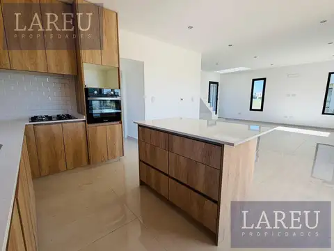 Casa en Venta en Pilar Del Este - Santa Elisa, USD 198.000