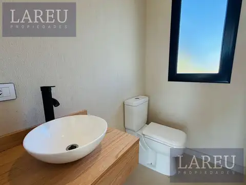 Casa en venta en el Barrio Santa Elisa, Pilar Del Este