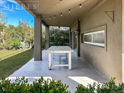 Casa en Alquiler al Este