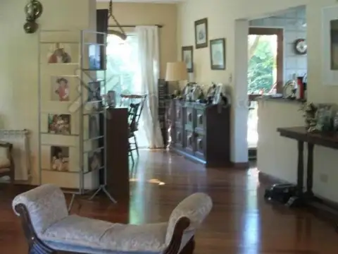 Casa en Venta con 5 cocheras