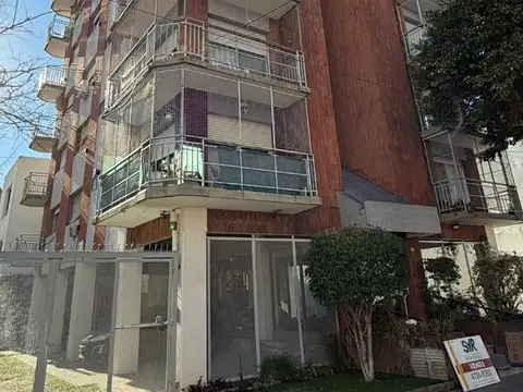 Muy Lindo Departamento de 2 Amb C/balcón Corrido y Cochera
