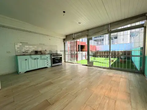 Venta | Casa de pasillo de 3 dormitorios con terraza y pileta | Centro, Rosario