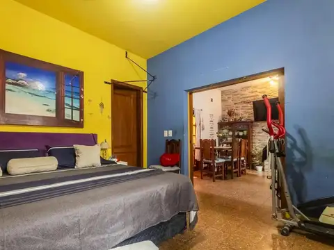 Casa en Venta con 3 cocheras