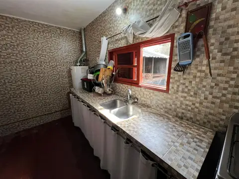 Casa 4 ambientes con 2 baños