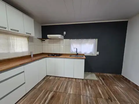 Casa 2 ambientes con 1 baño