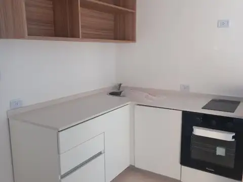 Uruguay 3400, Piso 1